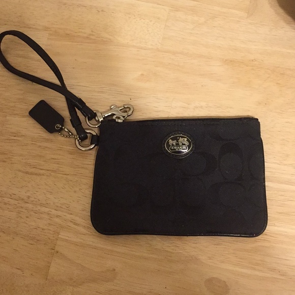Coach Handbags - Coach wristlet